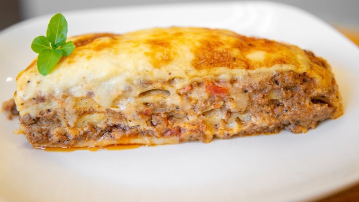 homemade meat lasagna