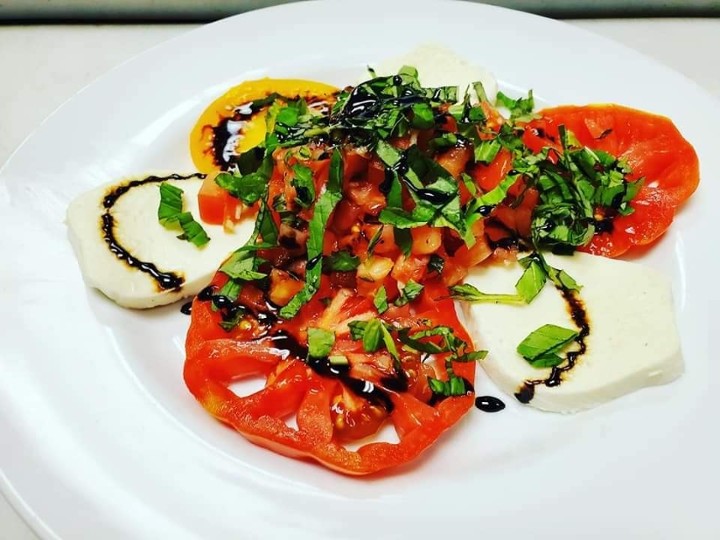 Tomato Caprese Salad