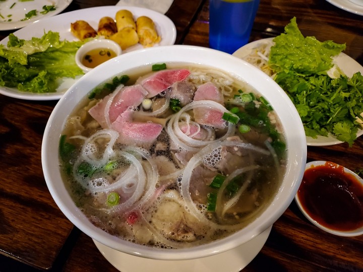 Deluxe -Pho Saigon Super -All Beef : Soup