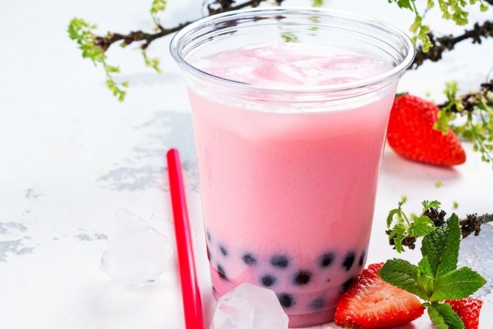 B29. TESLA : Strawberry Boba Bubble Tea (Large 22 oz)