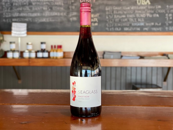 Seaglass Pinot Noir 2021 Bottle