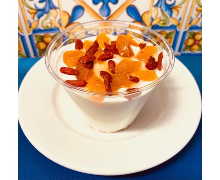 Organic Yogurt with Granola, Dried Apricot and Goji Berries