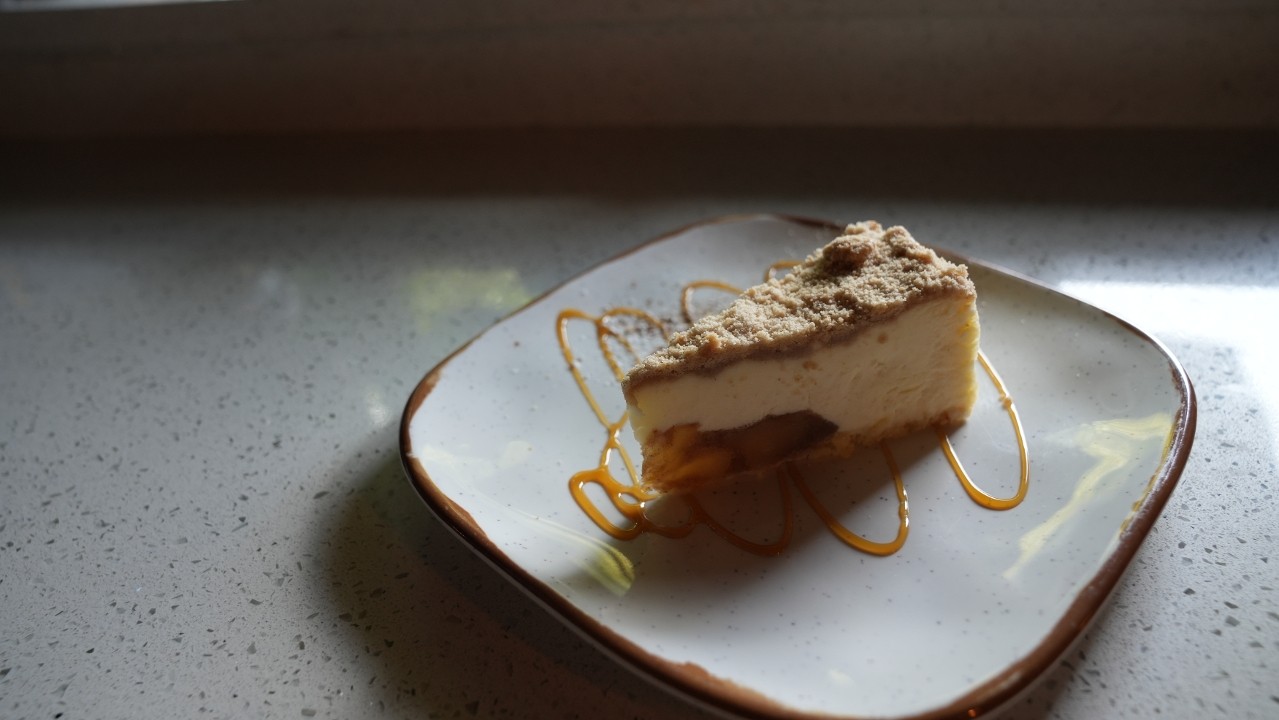 Apple Crumb Cheesecake