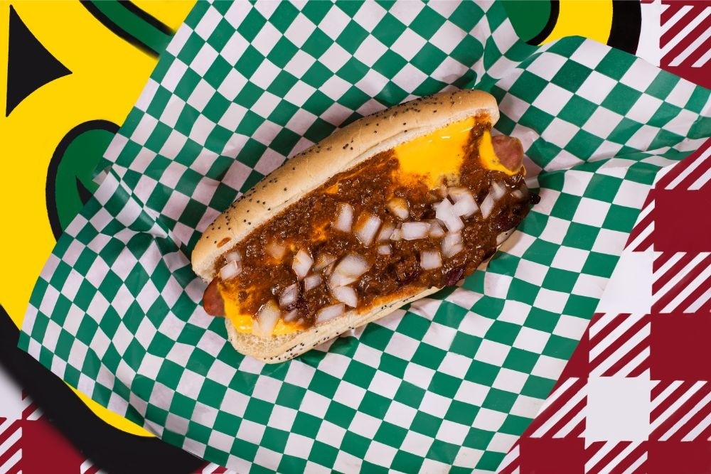 CHILI CHEESE DOG
