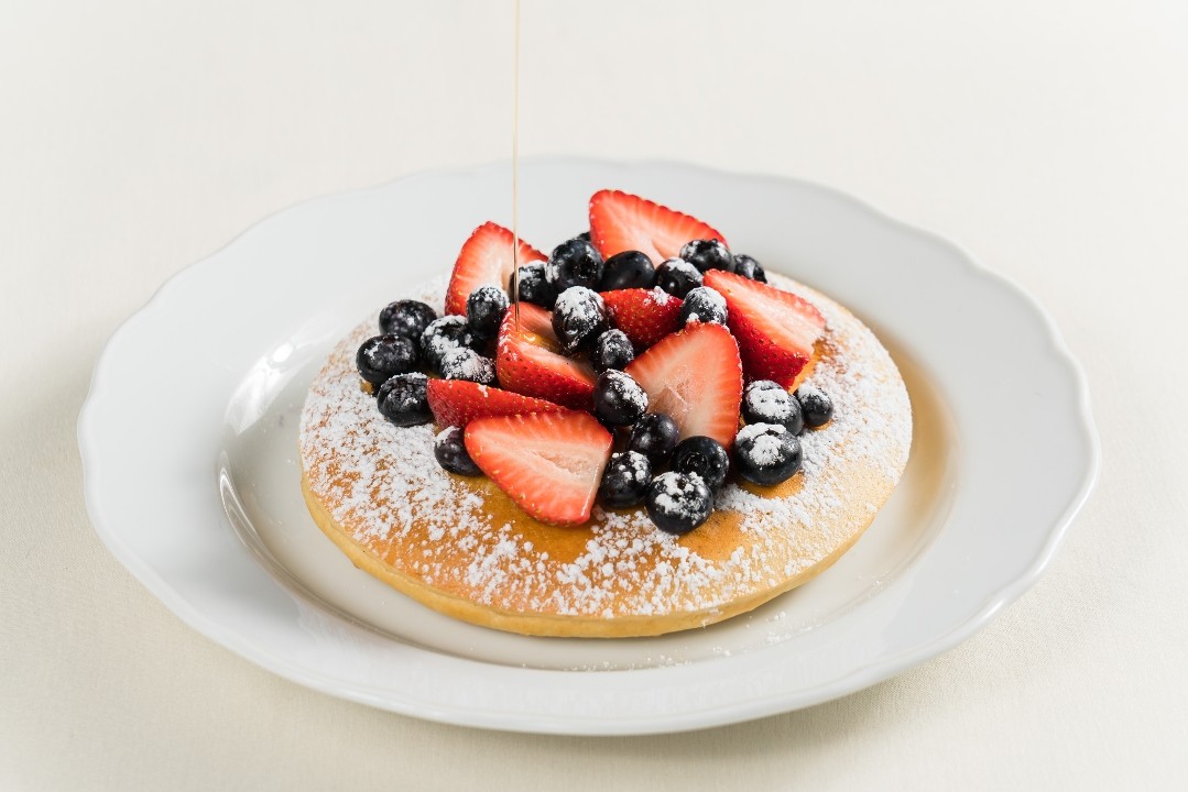 Pancakes with Fresh Fruits 