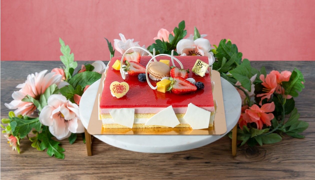 Strawberry Mousse | 8" Cake