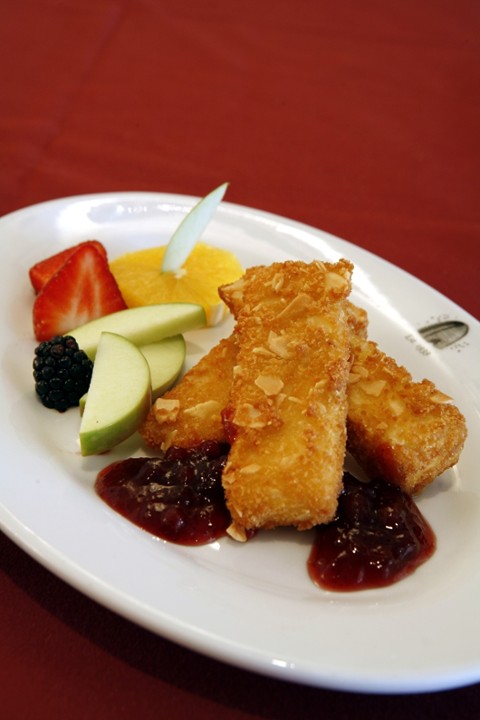 Fried brie & lingonberries