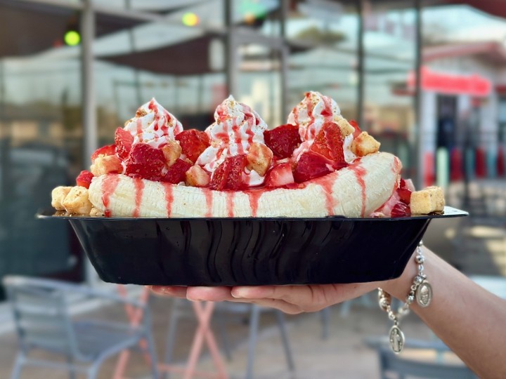 Strawberry Cheesecake Banana Split