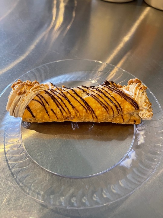 Hazelnut Gelato Cannoli