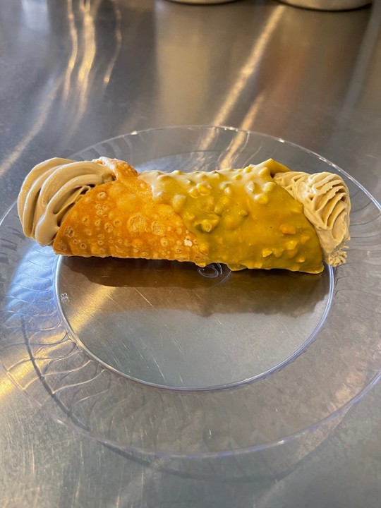 Pistachio Gelato Cannoli