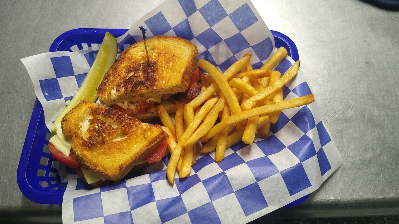 Grilled Cheese, Bacon & Tomato