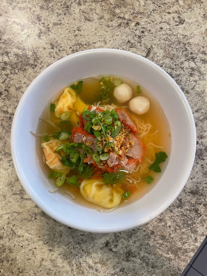L5 Bah Mee Moo Dang (Egg Noodle Bowl w/BBQ Pk, Fishball, Shrimp Wonton)