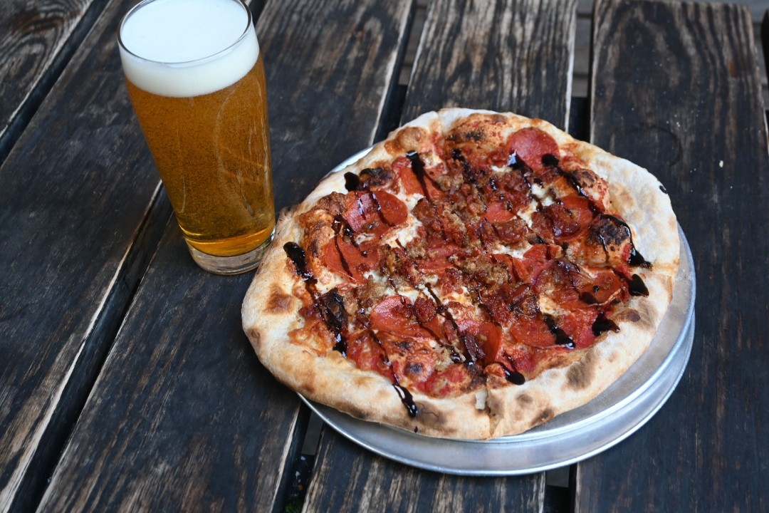 PERSONAL PIZZA AND BEER