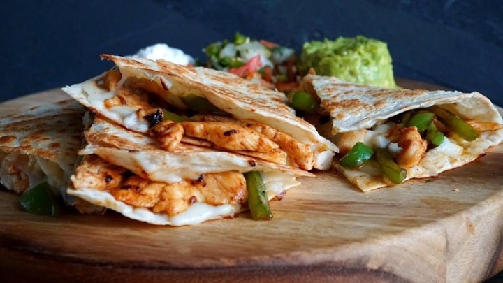 LG QUESADILLA CHICKEN FAJITAS