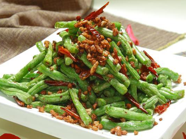 干煸四季豆 Dry-fried Green Beans