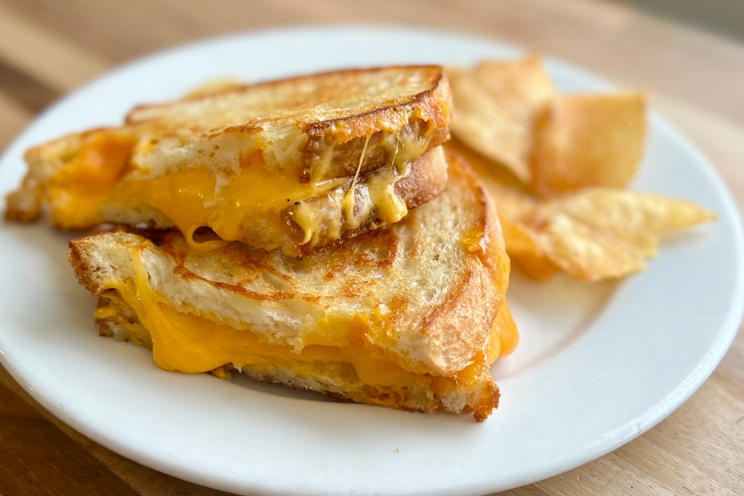 Grilled Cheese & Chips