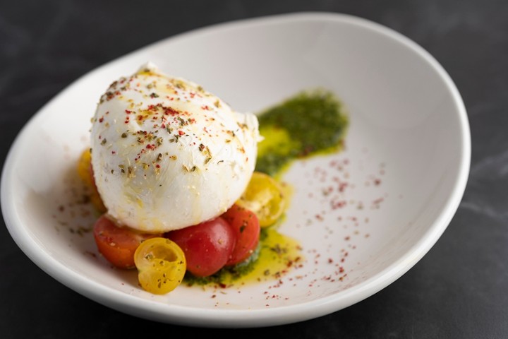 Burrata Caprese*