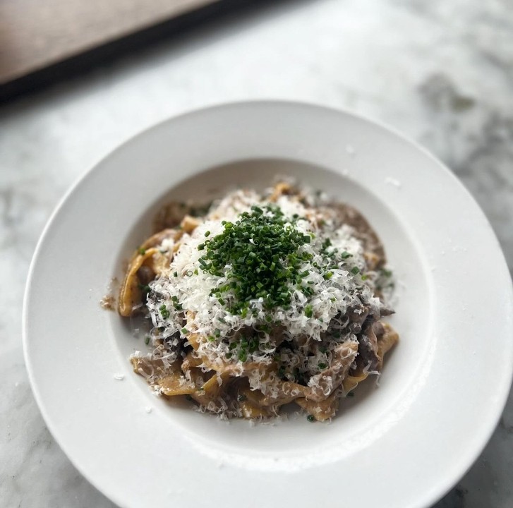 BLACK GARLIC & MUSHROOM FETTUCCINE