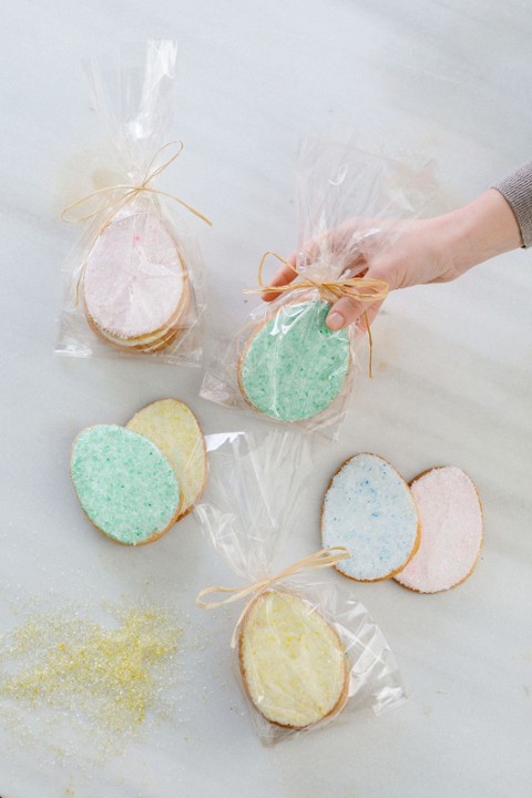 Royal Icing Egg Cookie