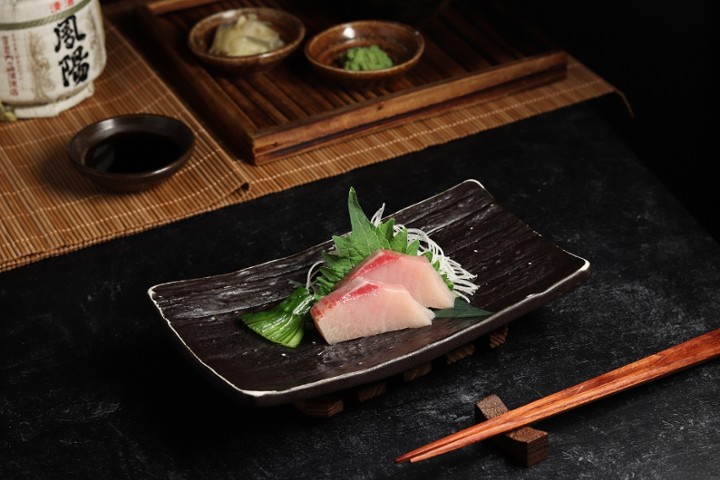 Hamachi Sashimi