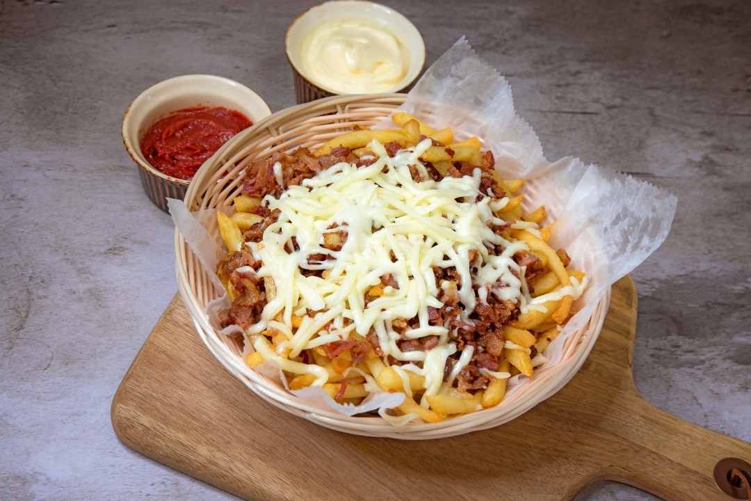 French Fries w Cheese & Bacon