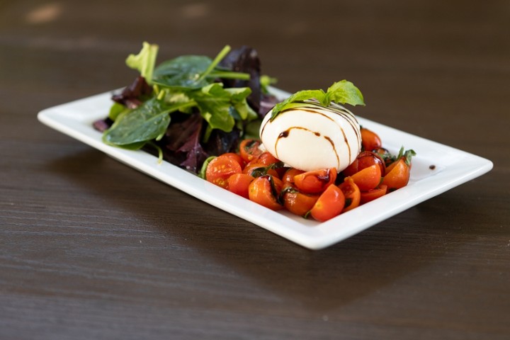 Burrata Caprese*