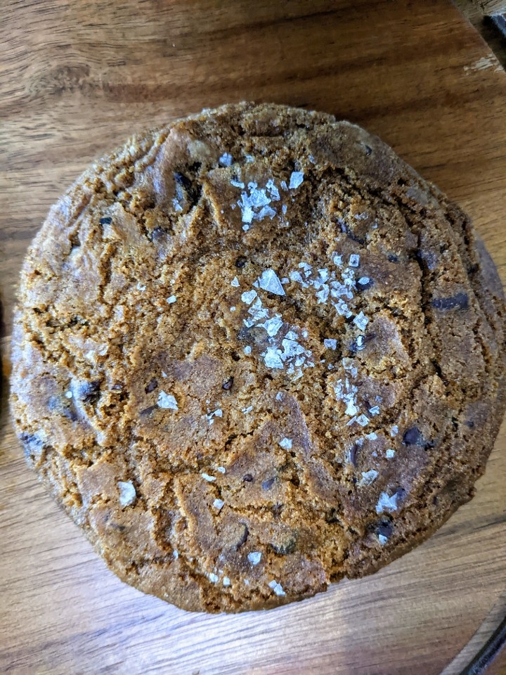 Gluten-Free Salted Choco Chip Cookie