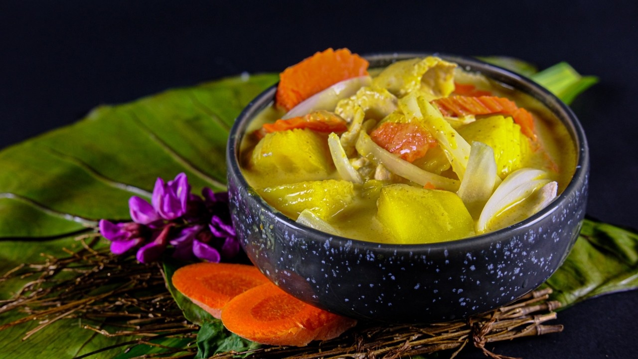 Yellow Curry Chicken (V)