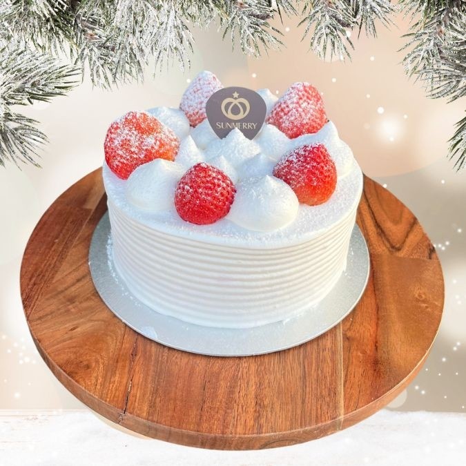 6" Strawberry Cream