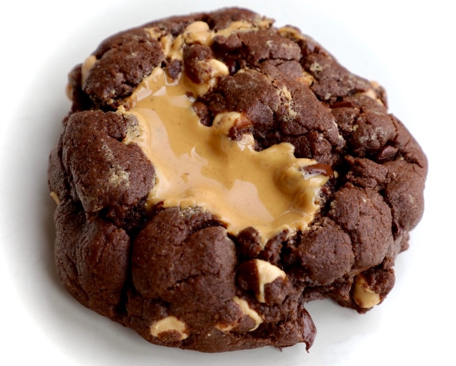 Chonky Chocolate Peanut Butter Cookie Ala Mode