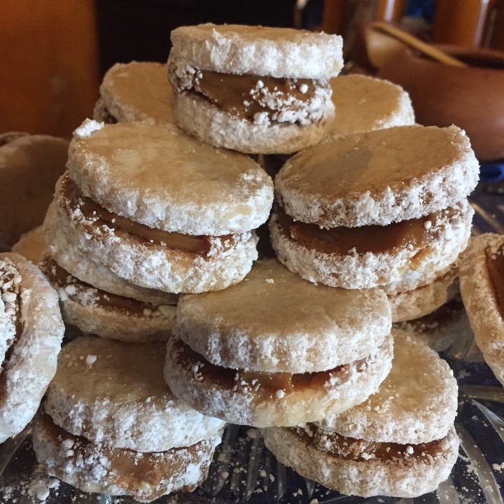 (1) Alfajor