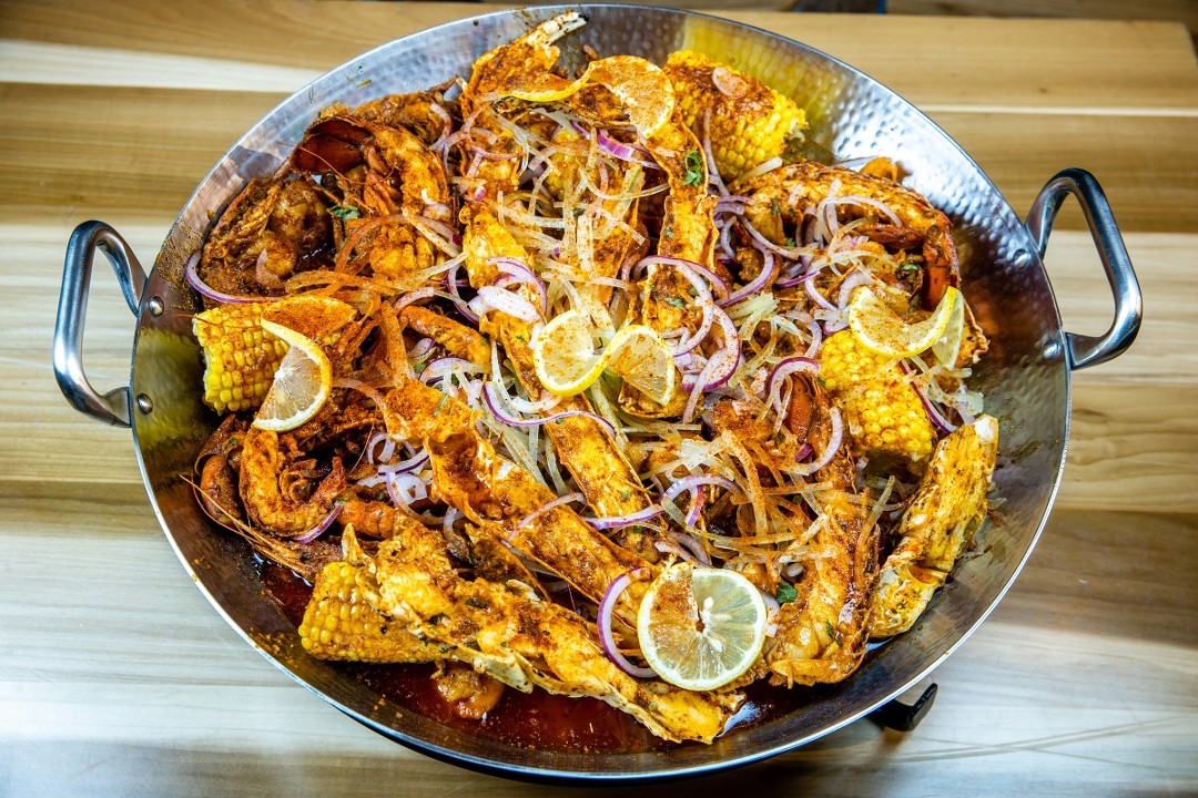 Full Mariscada ~ Seafood Platter (served hot)