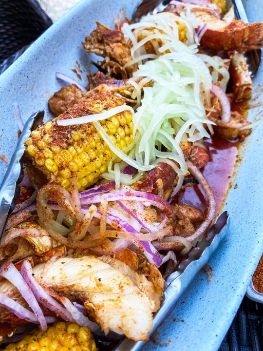 Half Mariscada ~ Seafood Platter (served hot)