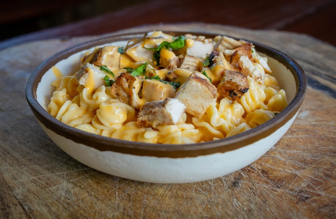 CHICKEN MAC AND CHEESE