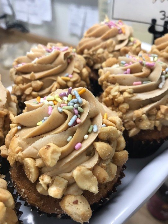 Banana Peanut Butter Fudge Cupcake (1doz)