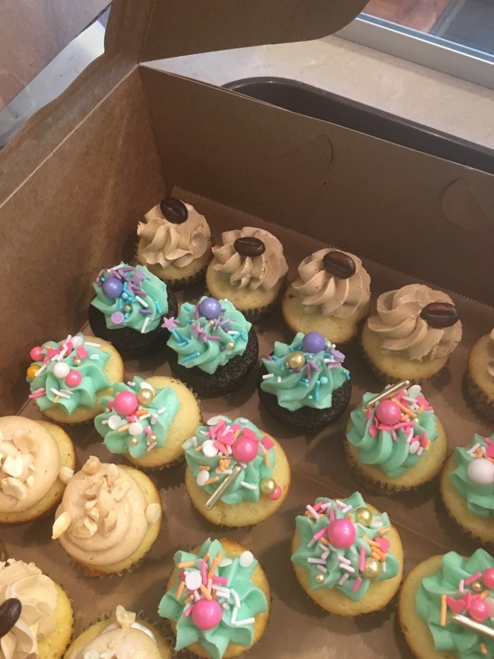 Mini Cupcakes (two dozen)