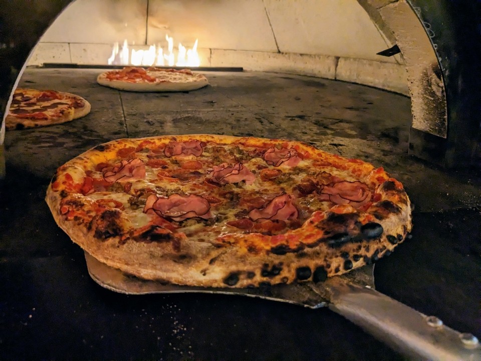 Thunderbolt Pizza
