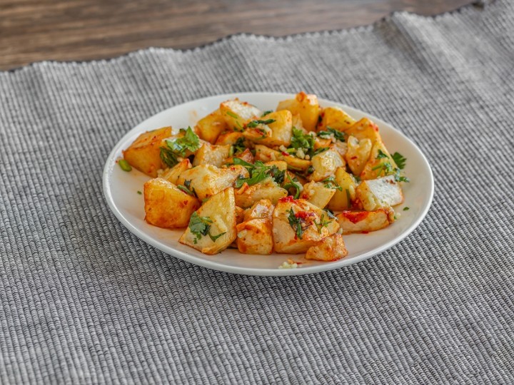 SPICY POTATO WITH GARLIC AND CILANTRO