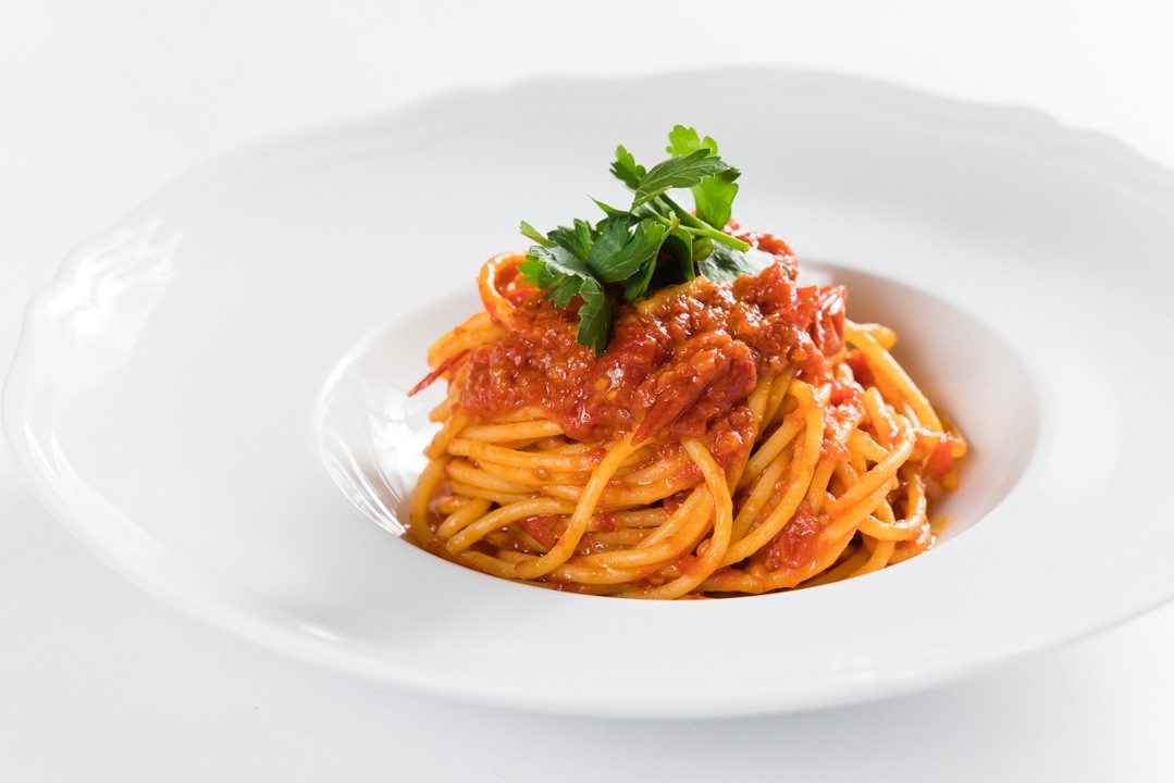 Spaghetti al Pomodoro e Basilico*
