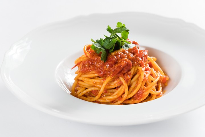 Spaghetti al Pomodoro e Basilico*