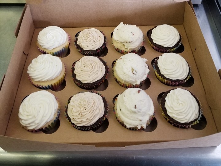 Mixed Alcohol Cupcake Box