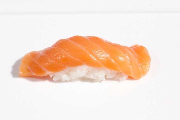 salmon nigiri