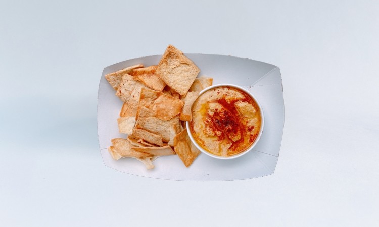 Smoked Garlic Hummus w/ Pita Chips