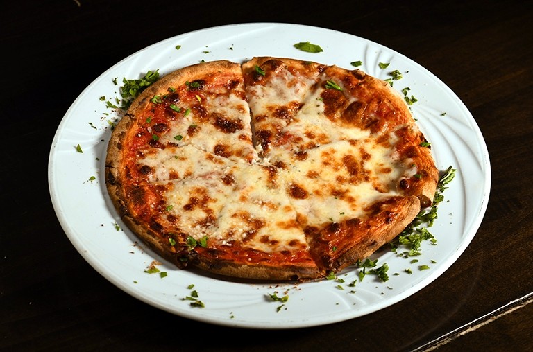 Avenue Bistro - Bar Pie