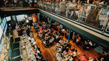 Bobby V's Restaurant & Sports Bar - Stamford