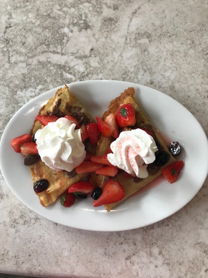 CREPES: Nutella w/ Strawberries & Whipped Cream