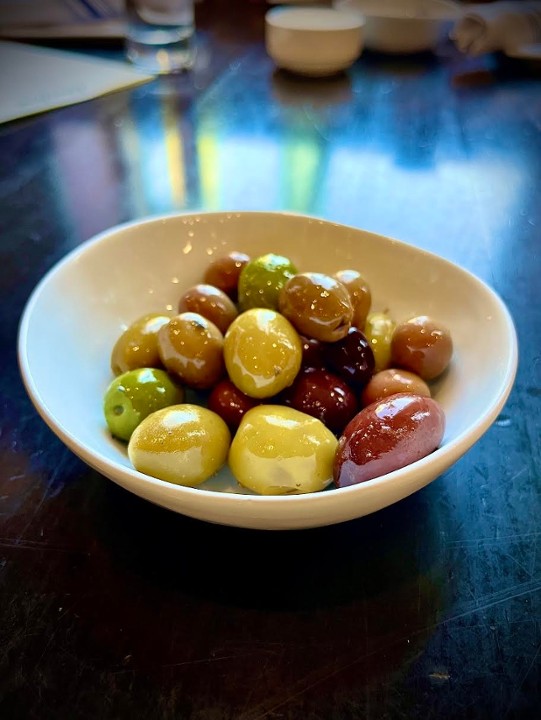 MARINATED OLIVES