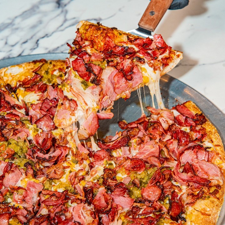 Med Pastrami Pizza