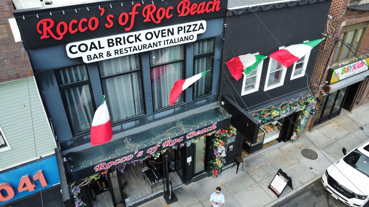 ROCCO’S OF ROC BEACH
COAL BRICK OVEN PIZZA
BAR & RESTAURANT ITALIANO