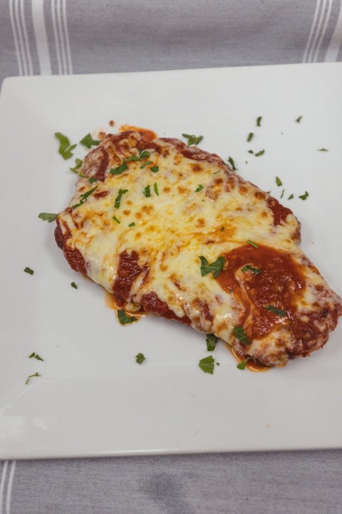 CHICKEN CUTLET PARMIGIANA ENTREE